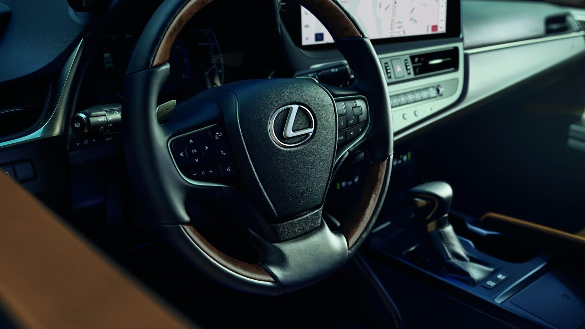 Lexus ES 350 F Sport 2024