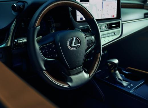 Lexus ES 350 F Sport 2024
